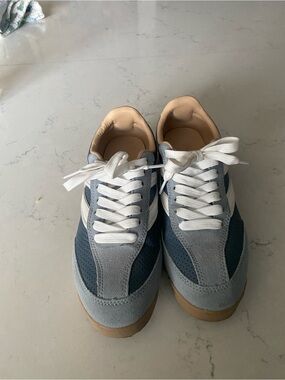 Winen’s Tretorn size 7 Casual Suede Sneakers - Blue/Gray/White